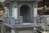 Mẫu miếu thờ thần linh bằng đá tự nhiên tại Tiền Giang