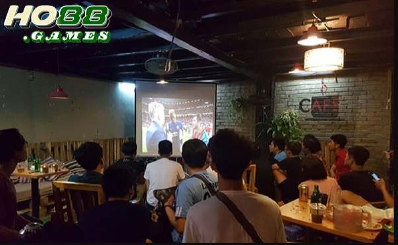 cac-quan-ca-phe-xem-bong-da-2 Kasa Cafe được đánh giá ở không gian ấm cúng, bố trí tinh tế